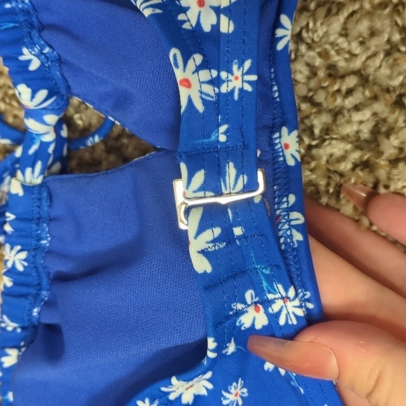 Xhilaration blue floral tunnelled bikini top 💋 - Picture 6 of 8